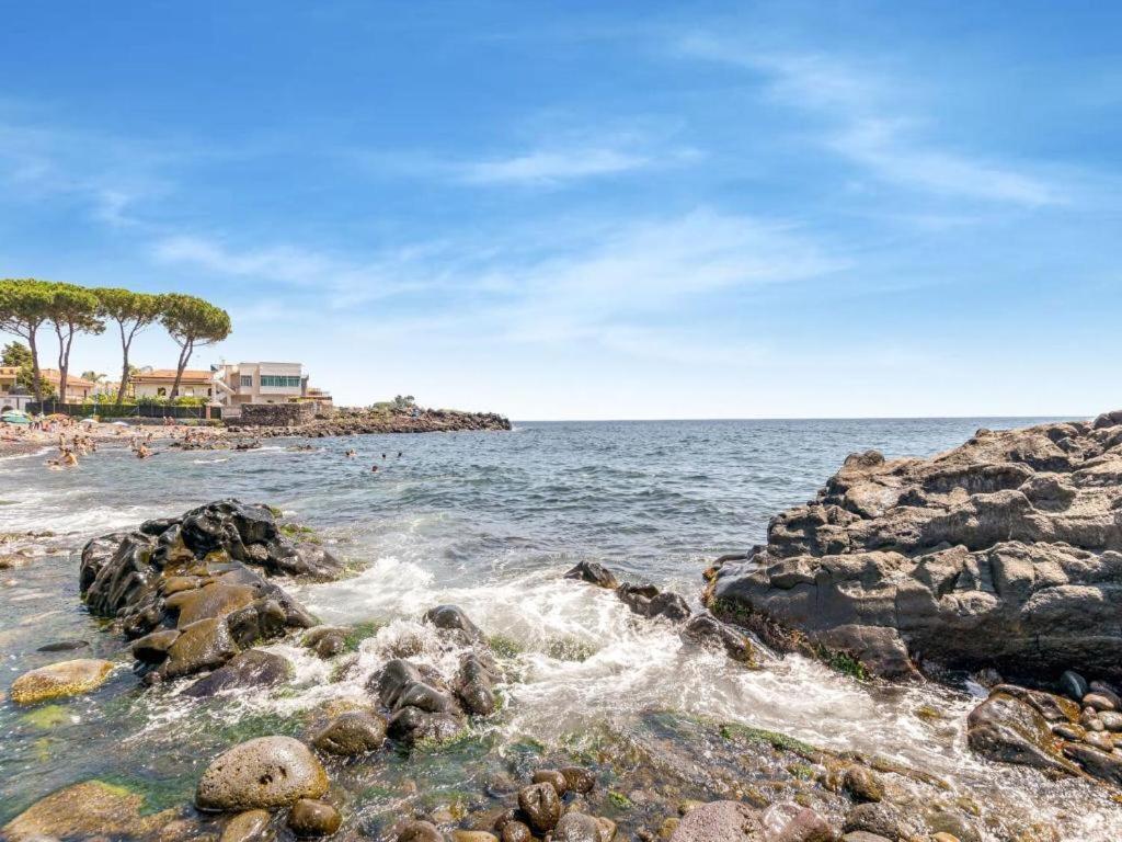 B&B Acireale - Il Cavalluccio Marino Fronte Mare Buitenkant foto