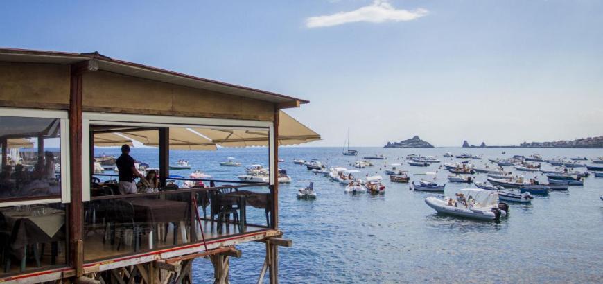 B&B Acireale - Il Cavalluccio Marino Fronte Mare Buitenkant foto