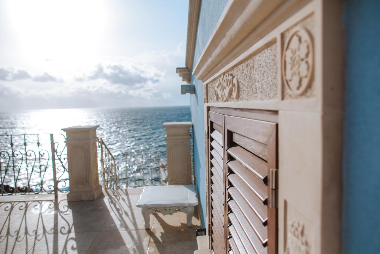 B&B Acireale - Il Cavalluccio Marino Fronte Mare Buitenkant foto